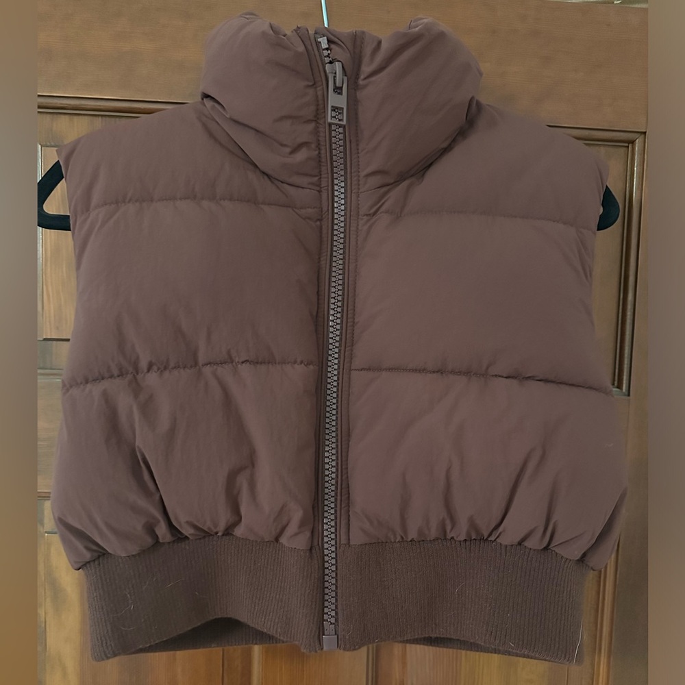 zara cropped puffer vest
